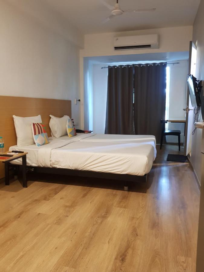Hotel Unicontinental Βομβάη Εξωτερικό φωτογραφία